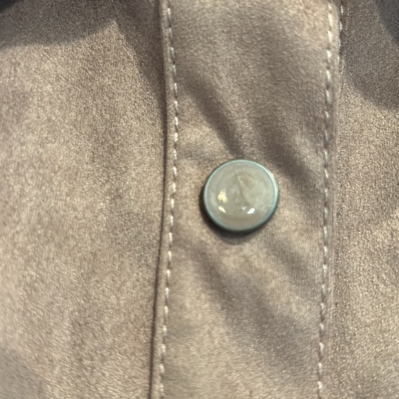 NEW Guess Sueded Top🔥🔥🔥 - Picture 5 of 7